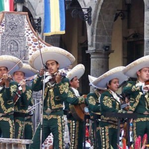 Guadalajara_mariachis serenata